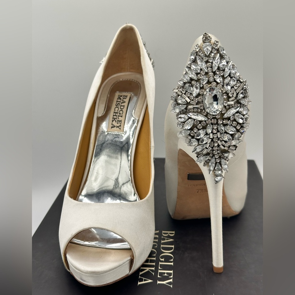 Badgley Mischka Kiara Pump